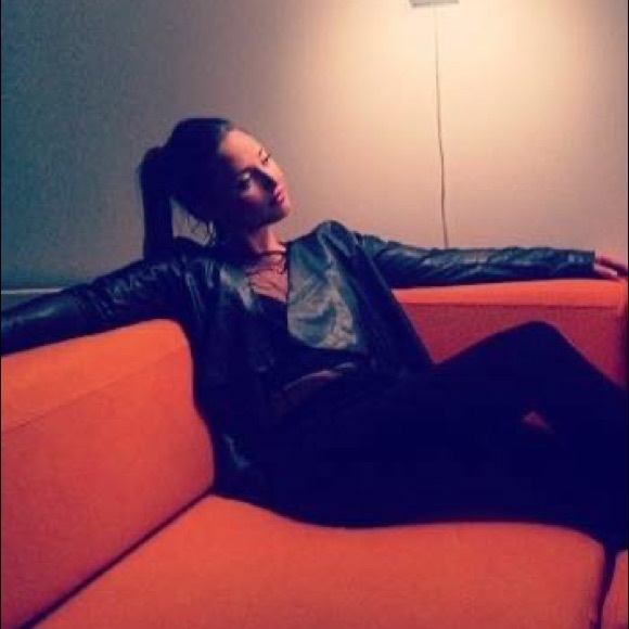 Meet your Posher, Hillary - Picture 1 of 1